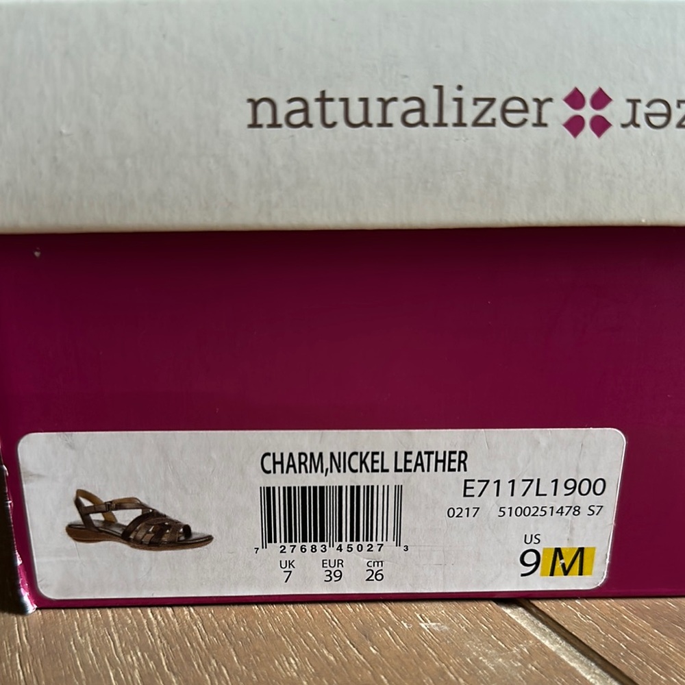 Naturalizer Women's Bronze Leather Strappy Sandals - Picture 2 of 7